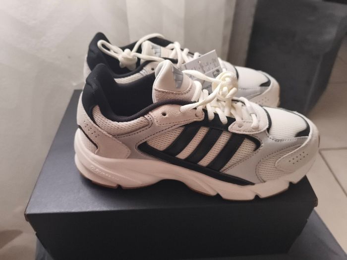 Baskets adidas pointure 36 - photo numéro 2