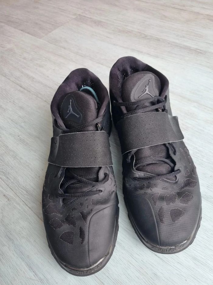 Nike jordan noires a scratch - pointure 47 - photo numéro 4