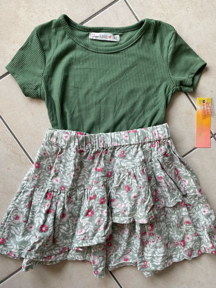 Ensemble jupe à volant fleurs fille et t-shirt côtelé - photo numéro 4