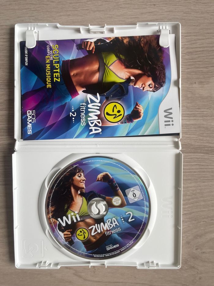 Jeu pour Nintendo Wii, Zumba fitness 2, en français. - photo numéro 2