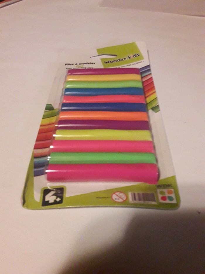 Pâte à modeler fluo sonder kids