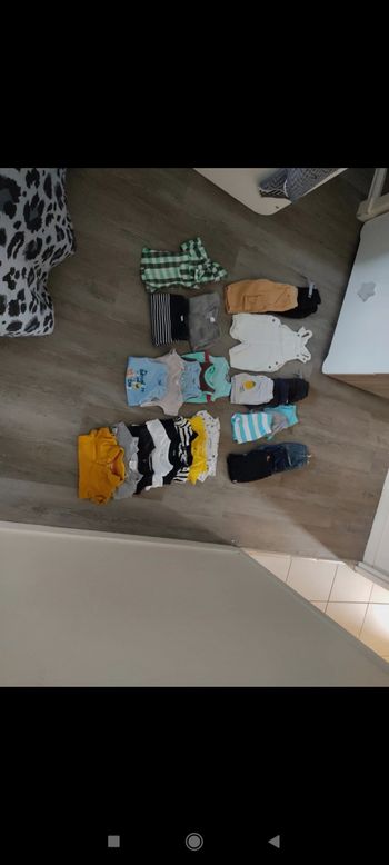 Lot 32 article bébé 6 mois