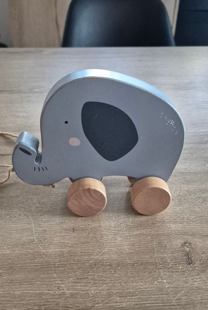 Éléphant en bois à tirer - photo numéro 3