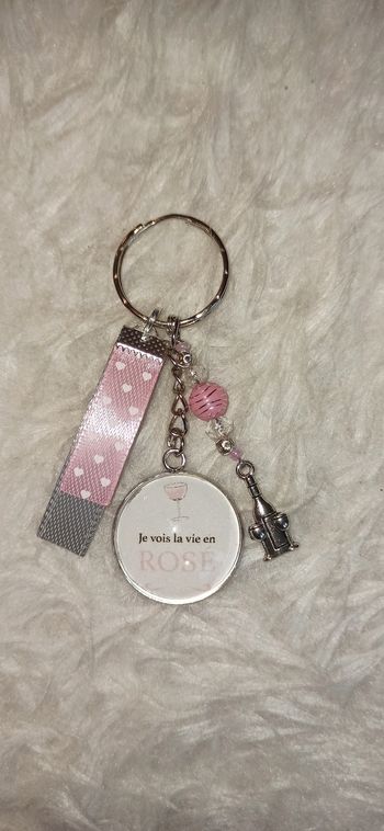 Porte clé humour " J'peux pas j'ai rosé "