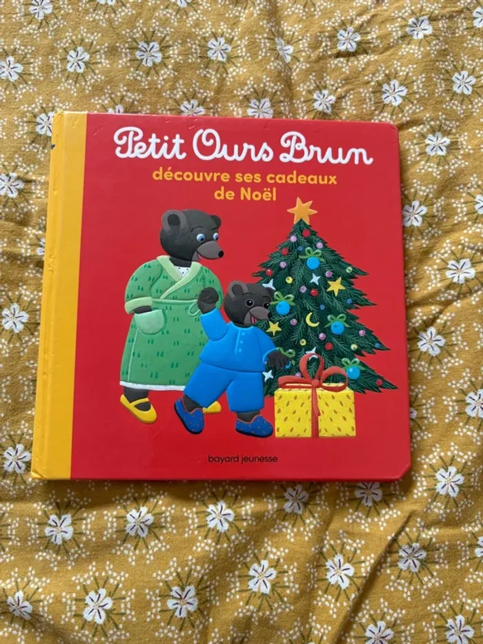 Livre petit ours de brun Noël