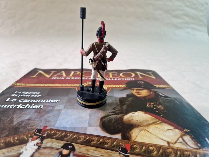 Figurine  , Napoléon , jeux d'échec de collection  , numéro 16 , le canonnier Autrichien - photo numéro 3