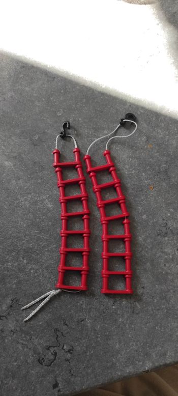 (D85) Playmobil 2 échelles rouges à suspendre