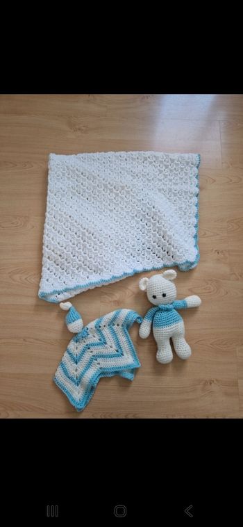 Ensemble couverture doudou et ourson en laine