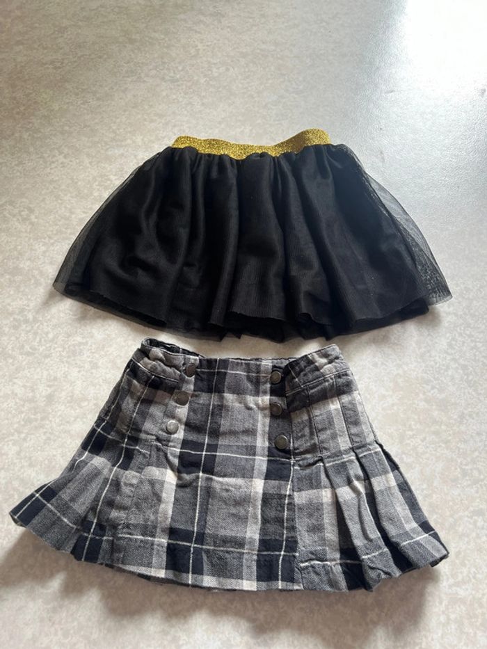 Lot de deux jupes fille 2 ans