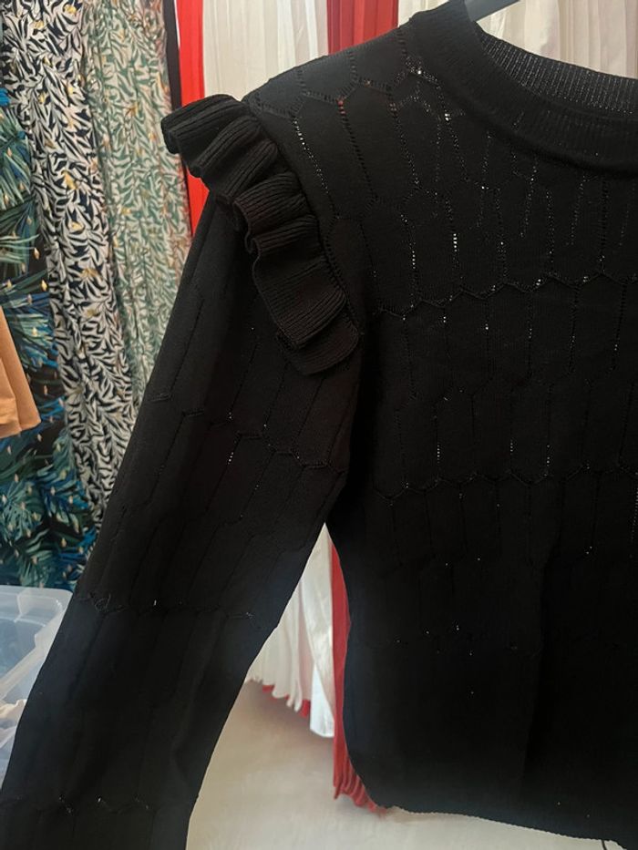 Pull noir ajouré - photo numéro 4