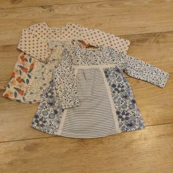 Lot de deux robes fleuries 6 mois