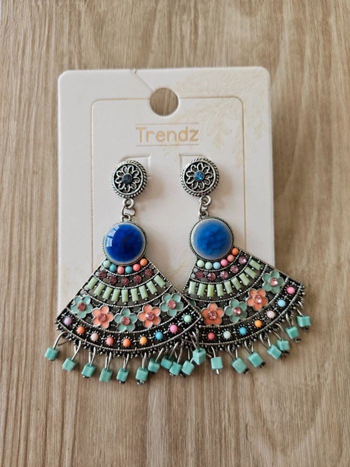 Boucles d'oreilles fantaisie neuves
