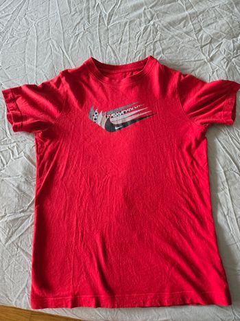 T-shirt Nike rouge garçon