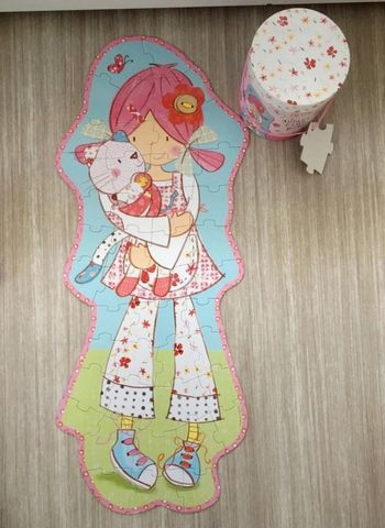 Puzzle 44 pièces Emily Button