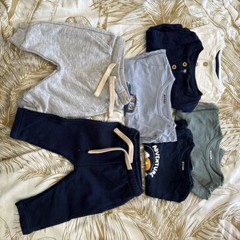 Ensemble Haut  et pantalon 1 mois