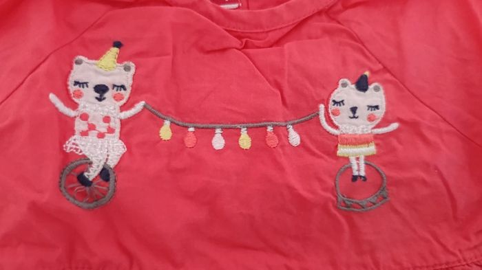 Blouse brodée bébé. 12 mois. DPAM. - photo numéro 4