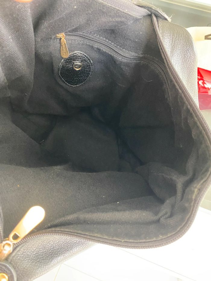 Sac Mac Douglas cuir noir porté épaule - photo numéro 7