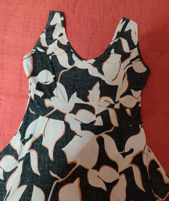 Magnifique robe d'été taille S ou 36 boutique italienne - photo numéro 2