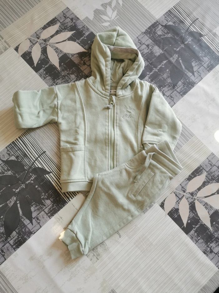 Ensemble survêtement