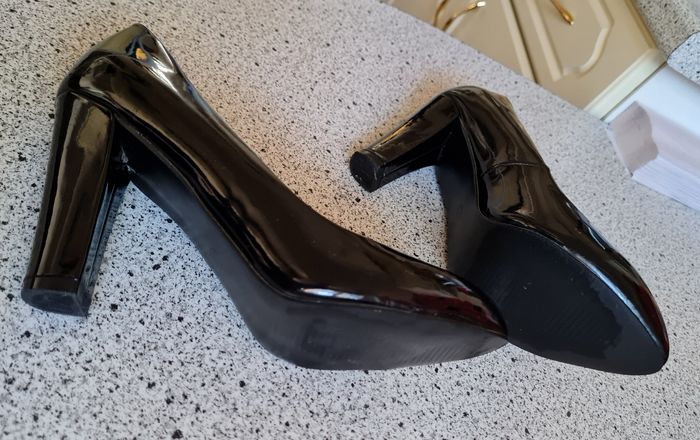 Escarpins vernis noir P 36 - photo numéro 3