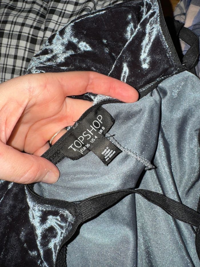 Robe velour topshop  Taille 36 - photo numéro 4