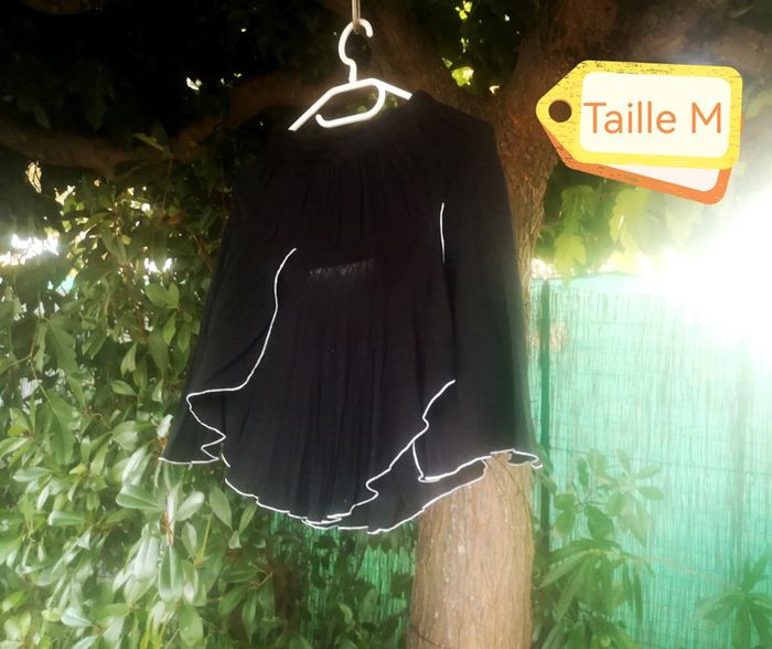 Jupe noire taille M 🔁
