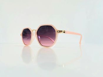 Lunette de soleil femme hexagonale rose verres dégradés UV protection catégorie 3