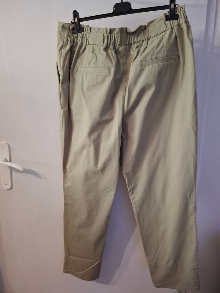 Pontalon kiabi taille 46 en très bon état - photo numéro 7