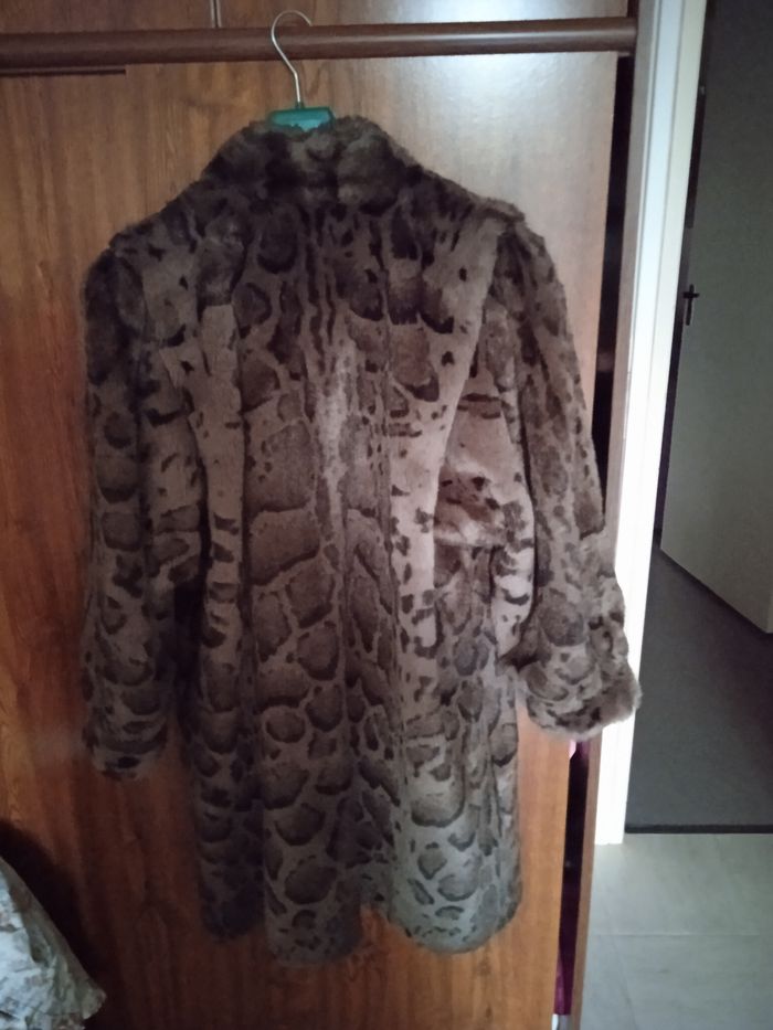 Vend manteau en fourrure taille unique - photo numéro 5