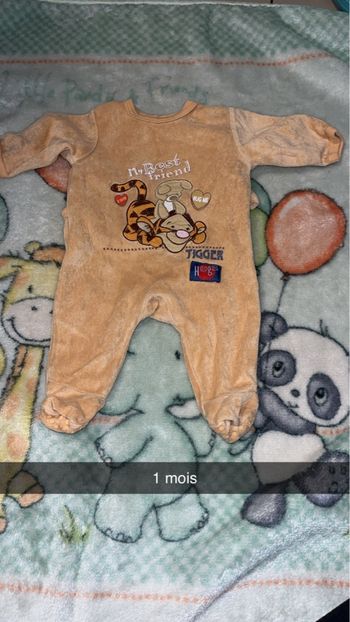 Lot 5 pyjamas Winnie/tigrou