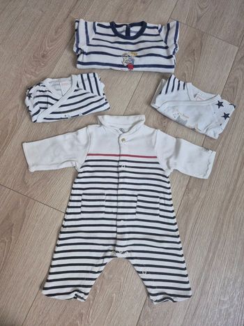 Lot naissance 1 mois et pyjama 3 mois