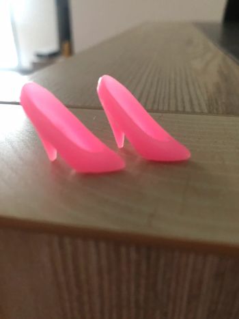 Chaussures à talon rose barbie