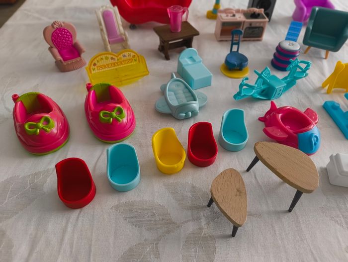 Lot meubles petite poupée - photo numéro 2