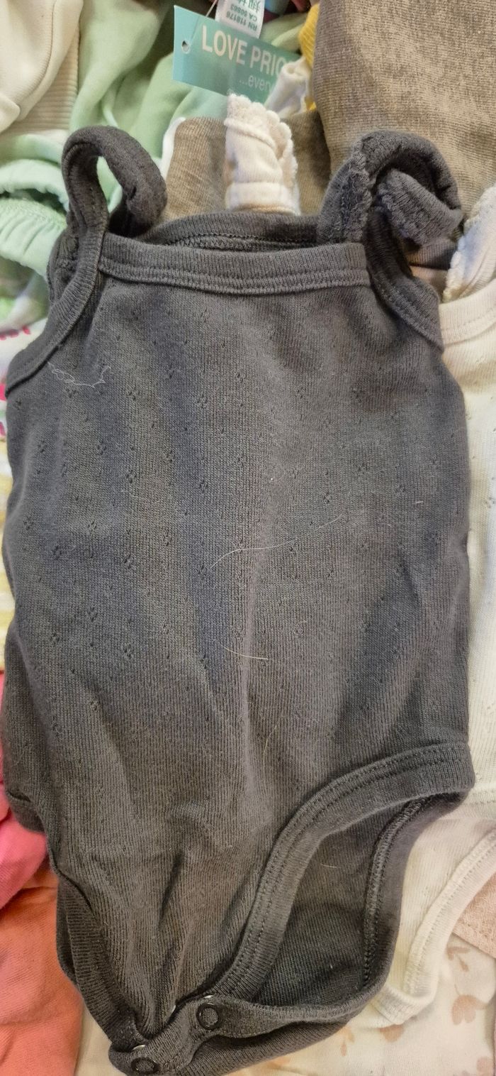 Lot 5 bodies bretelles 3 mois - photo numéro 3