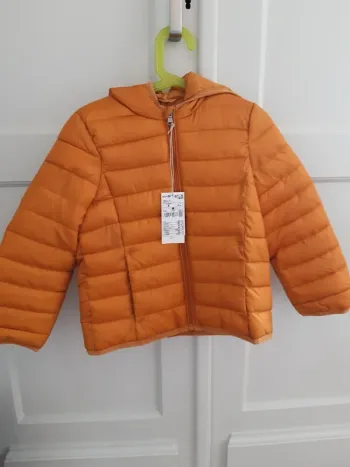 Blouson / Manteau fille neuf 6ans