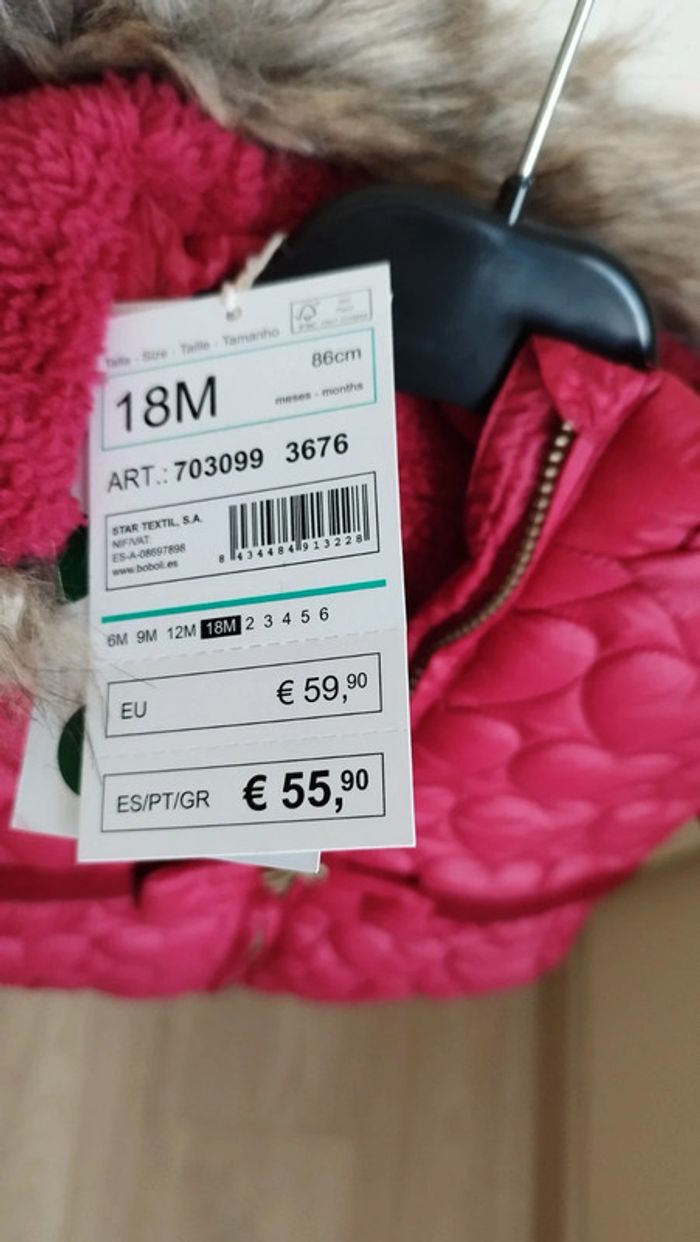 Blouson rouge détail noeud et coeur avec fourrure et capuche détachable  neuf 18 mois bebe fille - photo numéro 3