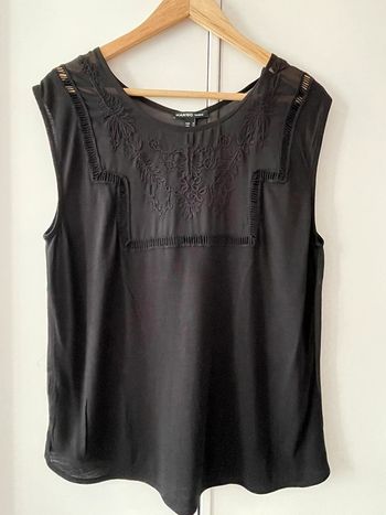 Top Noir sans manches Mango taille M