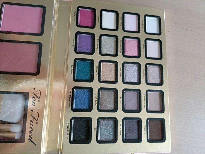 Magnifiques palettes Too Faced la grande et la petite avec sa pochette - photo numéro 4