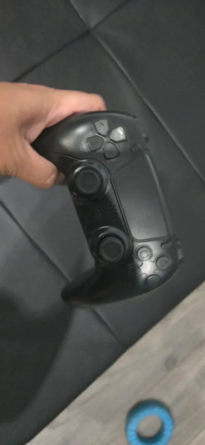 Ps4 500go avec 3 manettes et 6 jeux - photo numéro 18