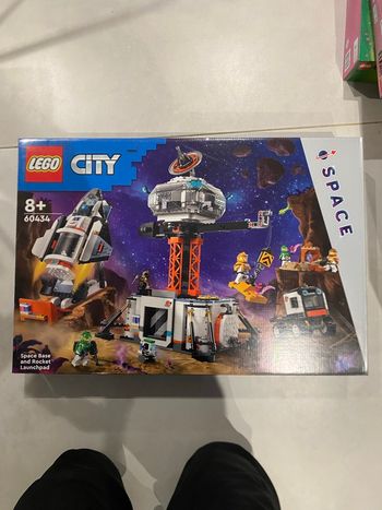 🚀 LEGO City – Base spatiale et pas de tir de fusée (60434)