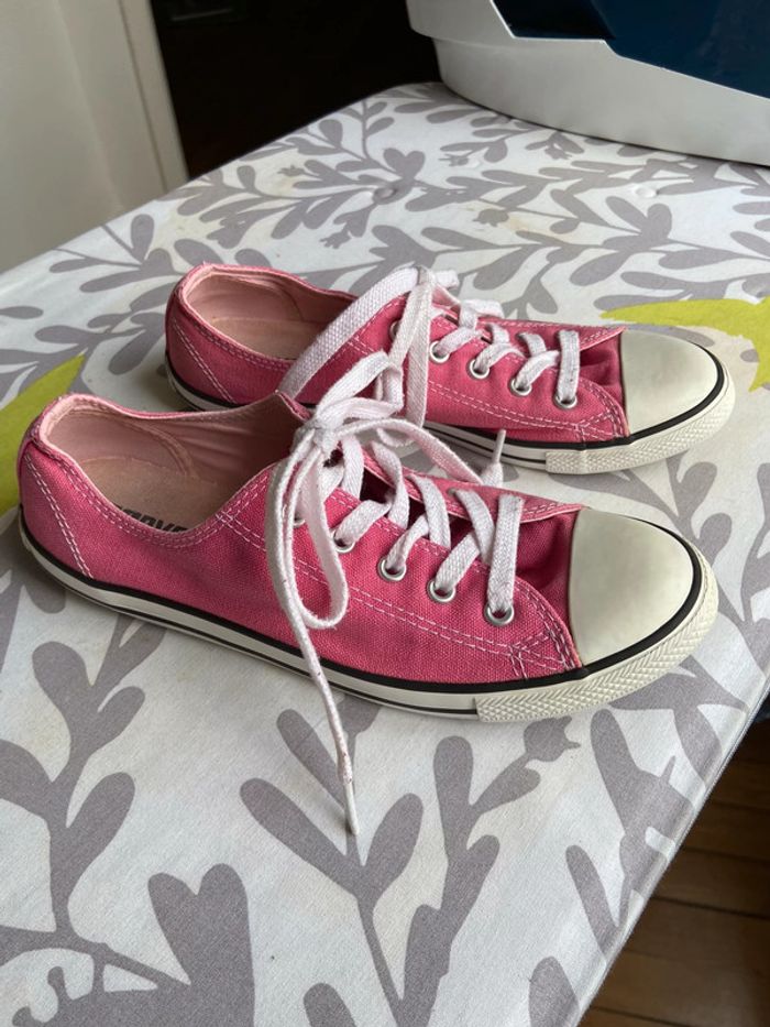 Baskets basses Converse roses taille 38 - photo numéro 2
