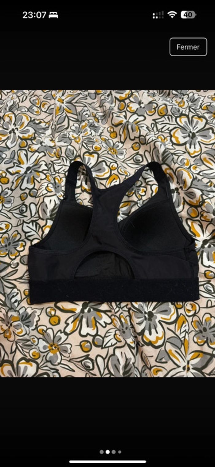 Brassière noire - photo numéro 2