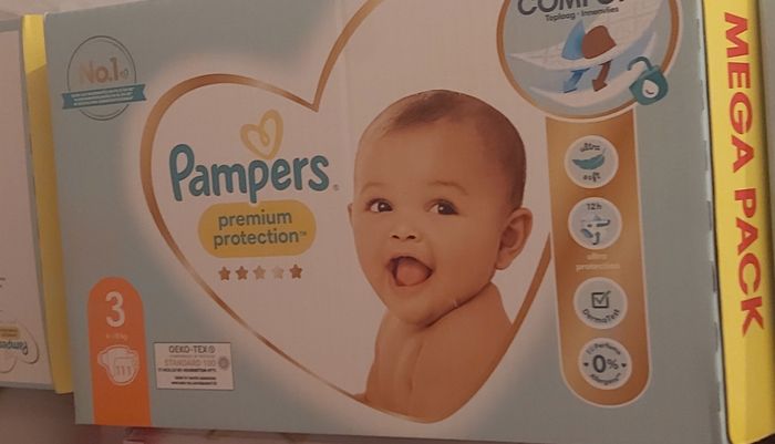Lot 2 couches pampers premium protection taille 3