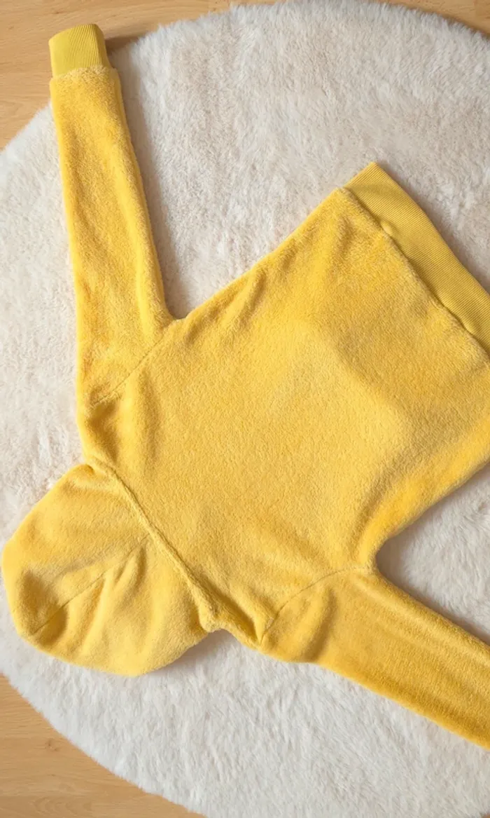 Adorable sweat winnie 122/128 - photo numéro 2