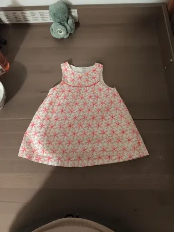Robe sans manches Obaïbi 9 mois très bon état