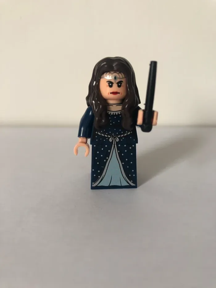 Figurine type lego les 4 fondateurs de Poudlard. Harry Potter - photo numéro 5