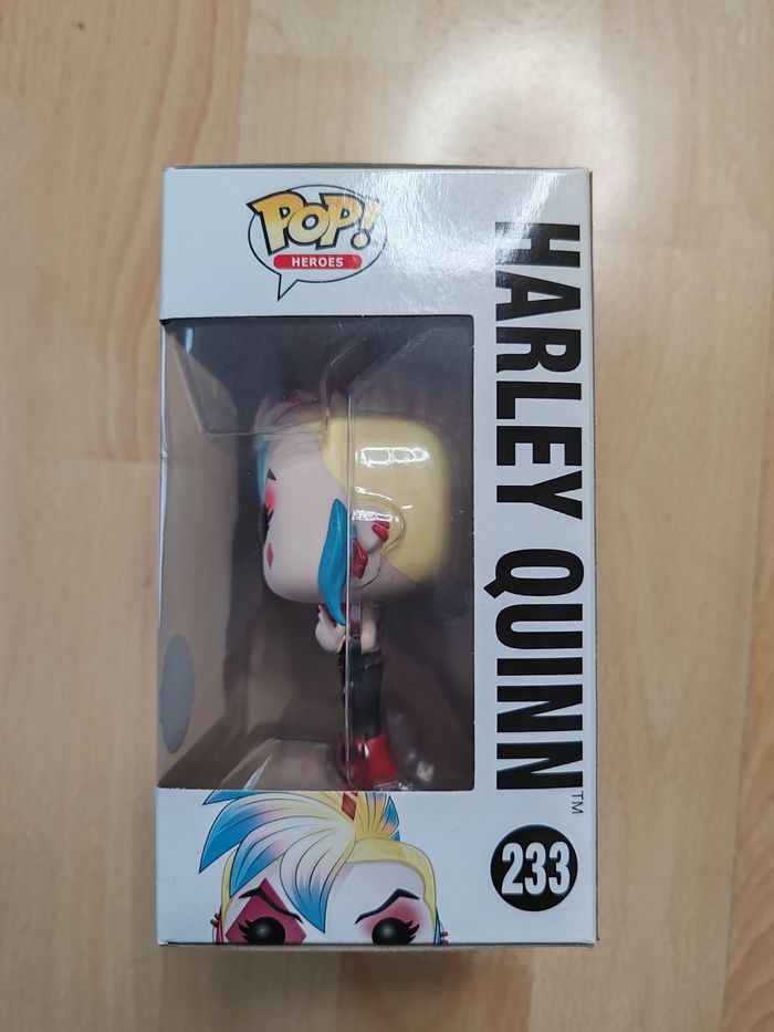 Figurine Pop Harley Quinn exclusive 233 - photo numéro 2
