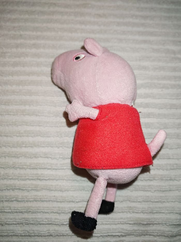 Peluche Peppa pig - photo numéro 2