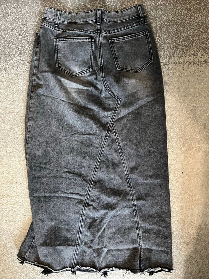 Jupe en jean grise - photo numéro 2