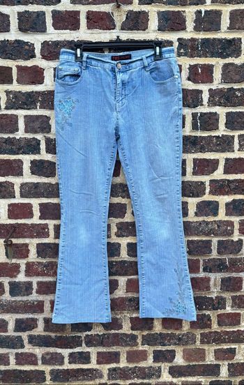 👖 Jean évasé avec broderie – T40 • FMS